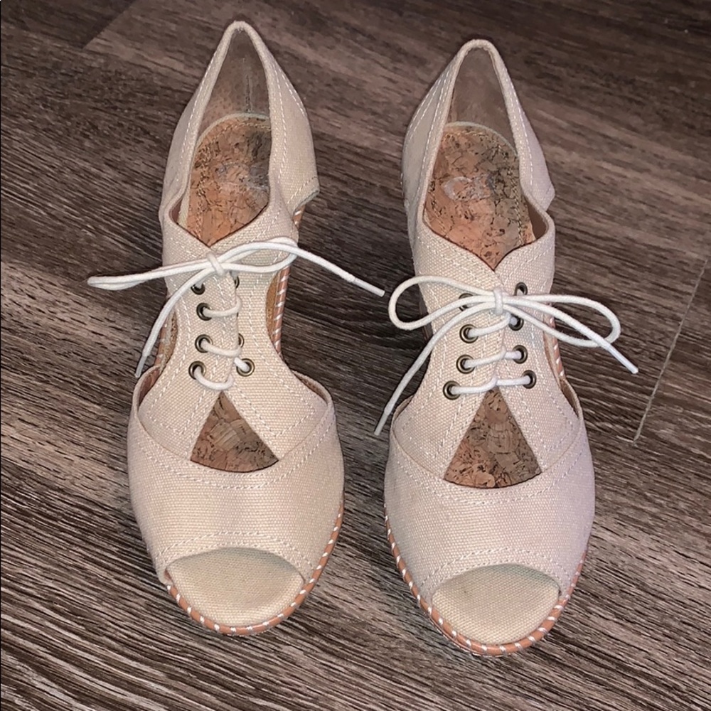 Tan heels